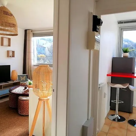 F2 Lumineux Avec Vue- Puy-de-dome A 10 Min - Parking Gratuit * Royat