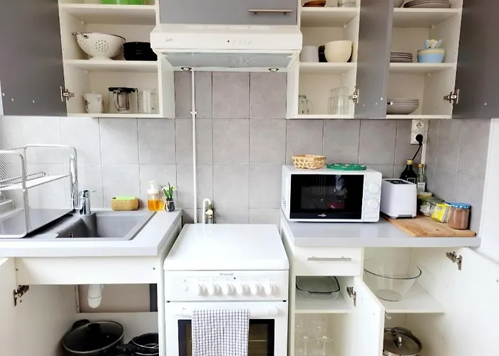 Appartement F2 Lumineux Avec Vue- Puy-de-dome A 10 Min - Parking Gratuit