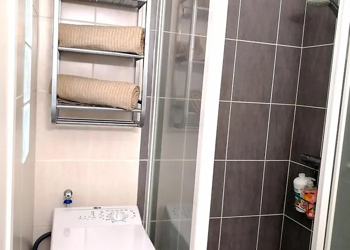 F2 Lumineux Avec Vue- Puy-de-dome A 10 Min - Parking Gratuit Appartement